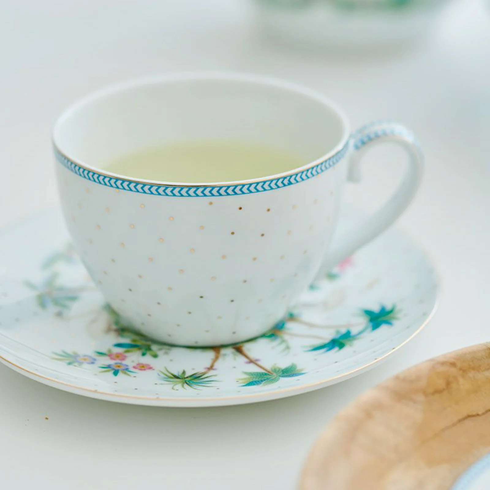 Pip Studio Jolie Dots Cup & Saucer - White & Gold - Image 3